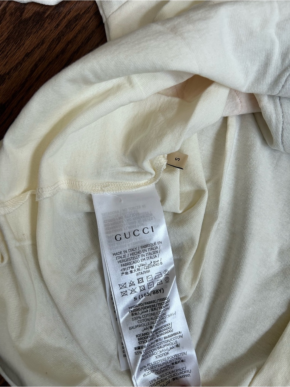 Gucci White Cat Graphic Tee with Green & Orange Accents - Picture 4 of 4